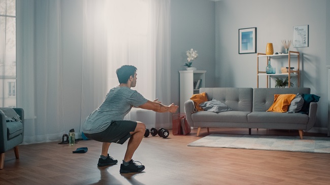 S’entraîner à la maison sans équipement, c’est possible et efficace!